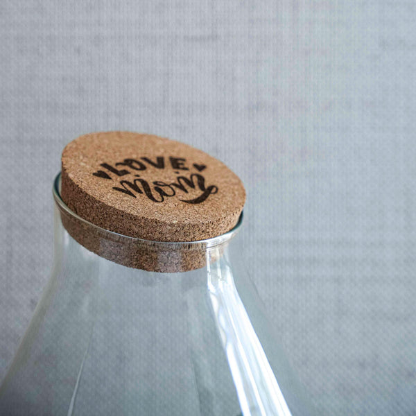 Flaschengarten-Set „Love Mom Drop XL“ – DIY-Terrarium mit graviertem Korken – Ansicht 5